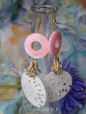 orecchini fatti a mano con madreperla rosa