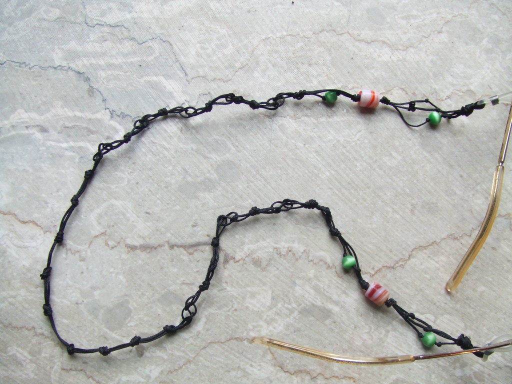 Catenella per occhiali 70cm con palline 3mm e anelli antiscivolo in caoutchouc