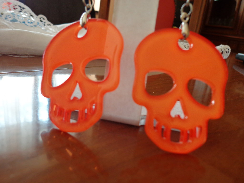 Orecchini con teschio e rose rosse Halloween - Vegaoo