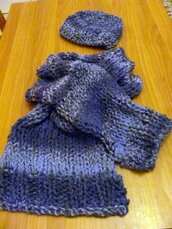 Sciarpa e Cappello di lana blu notte fatto a mano a maglia realizzato in Italia
