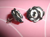 orecchini rose bianche e nere