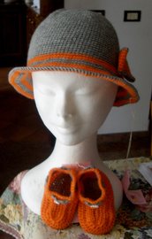 Completo bimba cappello scarpine uncinetto - Crochet outfit baby hat and booties