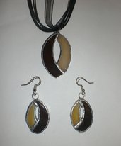 Collana e orecchini di vetro Tiffany