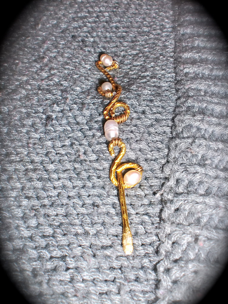 torchon di perle e cristalli sull'oro con spilla laterale - Gioiell