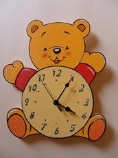 Orologio orsetto in legno decorato a mano