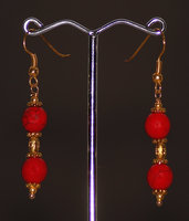 Orecchini in giada striata rossa con doppia pietra e montatura color oro