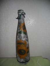 Bottiglia in vetro decorata a decoupage