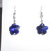 orecchini corti con fiore blu