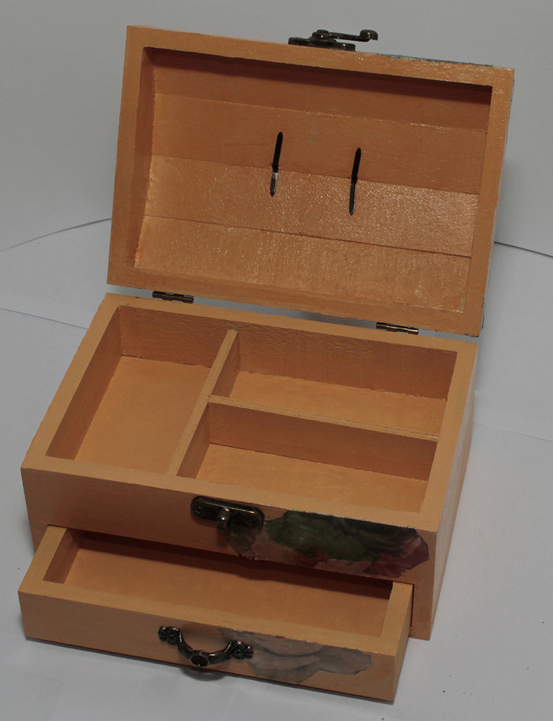 BeeXchange Portagioie In Legno Di Noce Nero Fatto A Mano – Elegante Scatola Portagioelli Con Divisori, Regalo Unisex