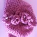 Completo cappellino colletto neonata lavorato ai ferri con fiori 