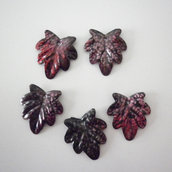 Foglie rosse charms 5 pezzi