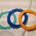 Orecchini anelli cerchi semplici rigidi grandi 7 cm fatti a mano all'uncinetto in cotone di vari colori moda (gioielli / bijoux)