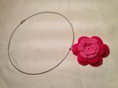Girocollo rigido collana con pendente fiore fatto a mano all'uncinetto in cotone di vari colori moda (gioielli / bijoux)