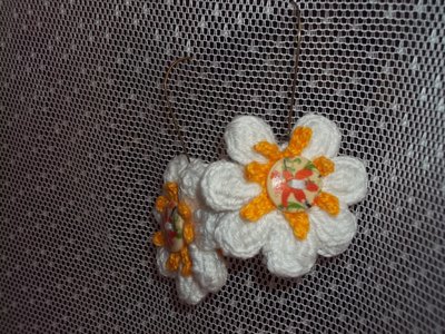 Orecchini A Fiore In Tessuto Bohémien – Grandi Petali Bianchi Fatti A Mano – Gioielli Etnici Vintage