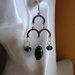orecchini verdi con archi e perle