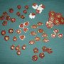 Ciondoli tecnica antichizzazione con bitume liquido, foglia oro, polvere di mica - fiori farfalle coccinelle -fimo  BOMBONIERE - colore dominante rosso