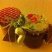 Bomboniere :confetture artigianali con vasi decorati da stoffa e confetti