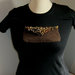 T-Shirt personalizzate/Personalized black small size short sleeve cotton t-shirt with hand-knitted brown yarn pocket.