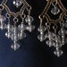 orecchini pendenti fatti a mano  con cristalli bianchi ,idea regalo.