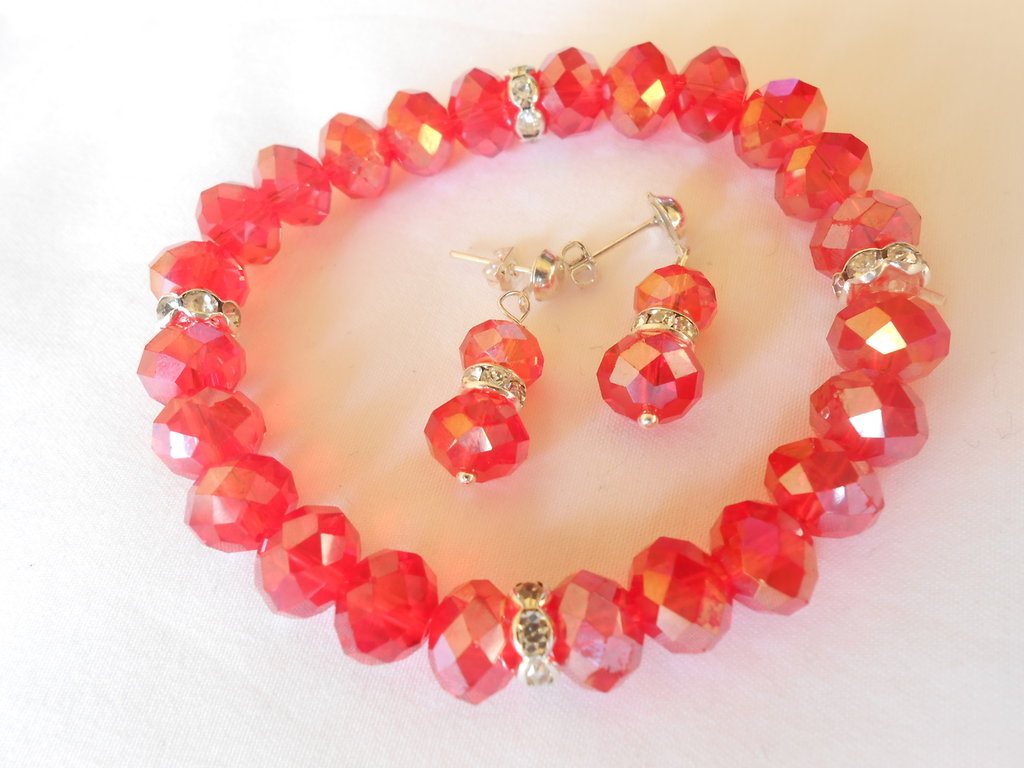 LILLY MARIE Orecchini In Argento 925 Con Cristalli Rossi Rotondi 6mm – Eleganti E Senza Tempo