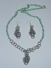 Completo chainmail rosa e verde