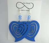 orecchini in legno a cuore azzurri