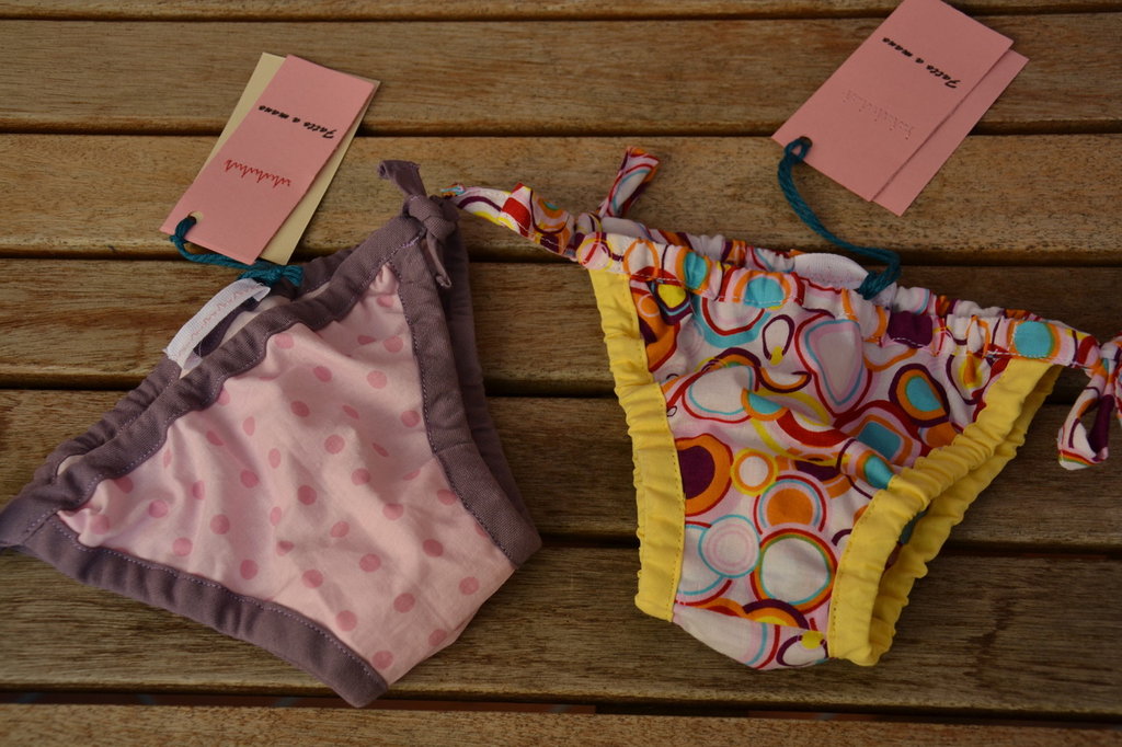 Costume Da Bagno Neonata 3 Pezzi - Stampa Fragola/Sirena, Con Cappello - Foto 11