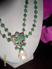 Collana in argento,radice di smeraldo, perla di fiume