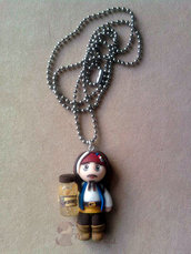 Collana con Jack Sparrow con bottiglietta di rum fimo