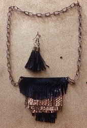 collana + orecchino frange ecopelle nero-bronzo