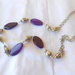 Collana  con  agate viola e catena in metallo color argento. idea regalo. .