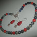 art  126 collana in corallo spugna rosso,e giada grigia, perle round, e a goccia,con orecchini,argento tibetano anallergico