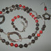 art 129 collana in corallo spugna rosso,e giada grigia, e madreperla,perle round,con orecchini,e bracciale conargento tibetano anallergico