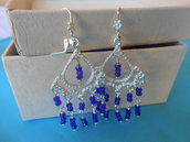 Orecchini chandelier con cristalli bluette.