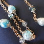  Lunga collana con cristalli ,perle di porcellana e catene dorate,idea regalo.