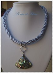 Collana con cordone di seta e madreperla Paua