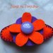 Mollettina a clip rivestita in feltro (100% lana) con fiore viola e arancione