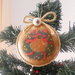 Medaglione natalizio dorato decorato a mano