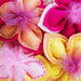 Bomboniera in feltro rosa a forma di fiore: può contenere 5 confetti all'interno dei suoi petali