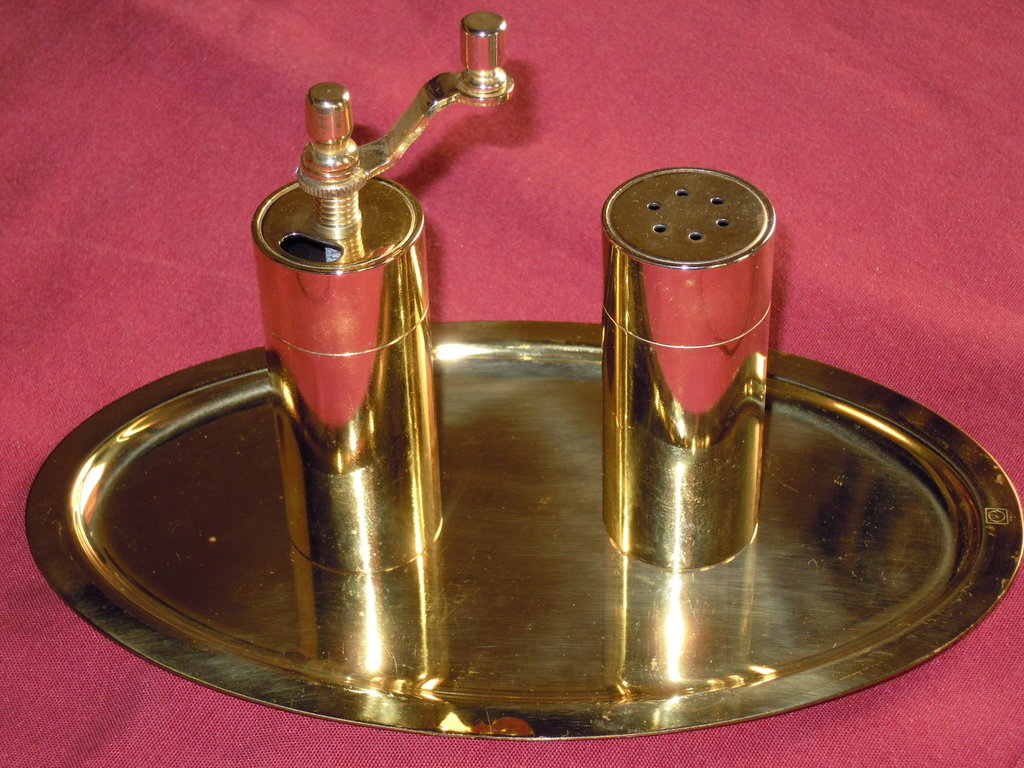 Set Macina Sale E Pepe In Legno Acacia BEZORR Set Macina Sale E Pepe, 20,3 Cm, Con Vassoio, Macina Sale E Pepe In Acacia, Set Di 2 Macinini In Ceramica, Ricaricabili, Per