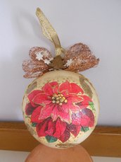 Palla natalizia con stella di Natale decorata a mano
