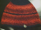 cappello da uomo e donna in lana rosso e blu fatto a mano all'uncinetto C012