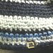 cappello in lana perla  a righe blu da donna e ragazza fatto a mano all'uncinetto C024