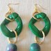 orecchini catena resina verde e pendente
