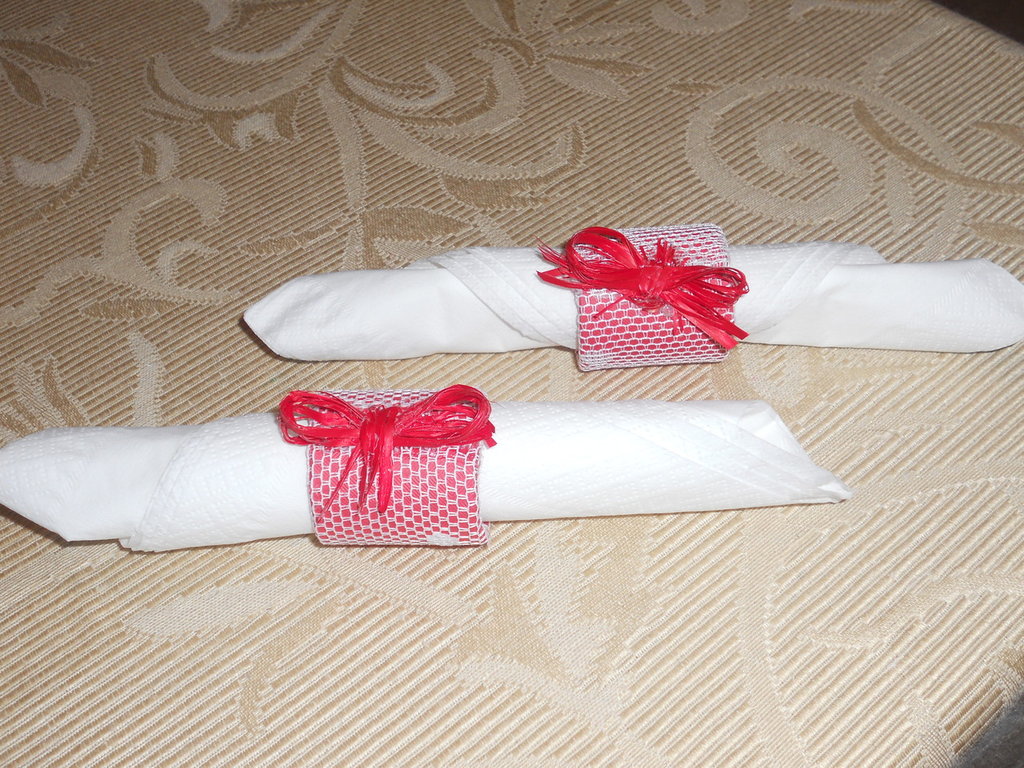 15 Portatovaglioli Natalizi Rossi A Forma Di Stella Di Natale Con Pigne – Decorazioni Tavola Festa