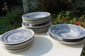Set piatti e piatti da portata in ceramica inglese smaltata blu