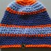 Cappello in lana a righe blu e azzurre, fatto a mano  all'uncinetto C 049