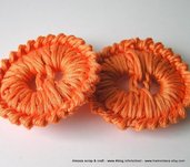 Coppia di bottoni grandi realizzati a crochet - uncinetto - arancio - 