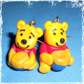 Orecchini Winnie Pooh in fimo, handmade, monachella anallergica