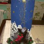 tegola con Babbo Natale decorata a mano con applicazioni in materiale vario